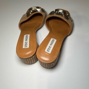 Steve Madden Tan and Gold Woven Sandals